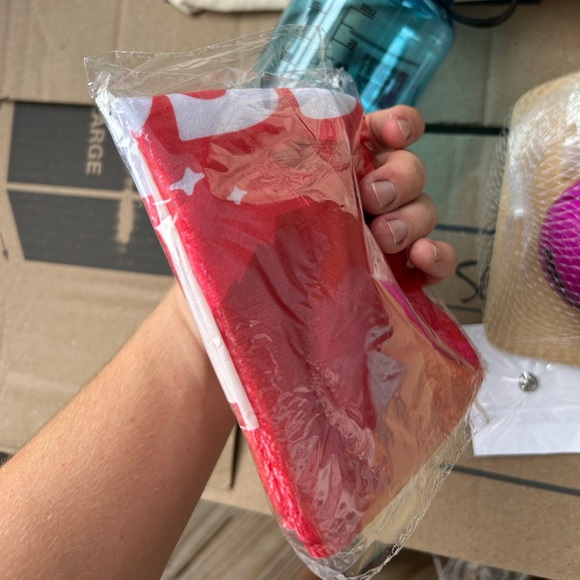 ASTROWORLD MERCH BUNDLE - Picture 5 of 6